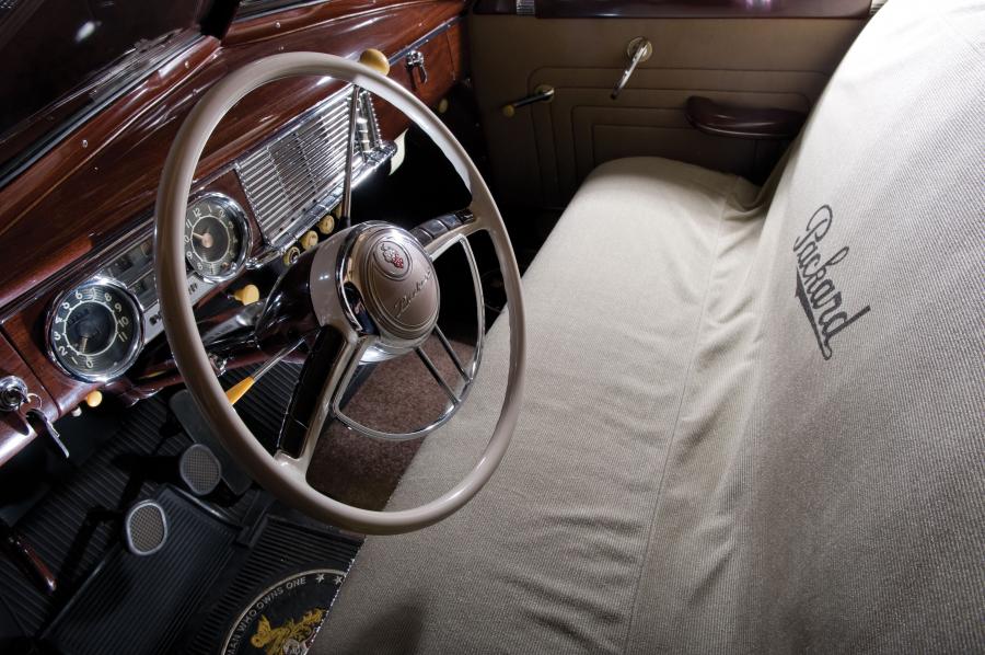  Packard Super Deluxe Eight Touring Sedan 1949 года  (фото 4 из 5)